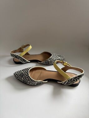 Material Girl Black & White Patterned Pointed Toe Flats in size 36